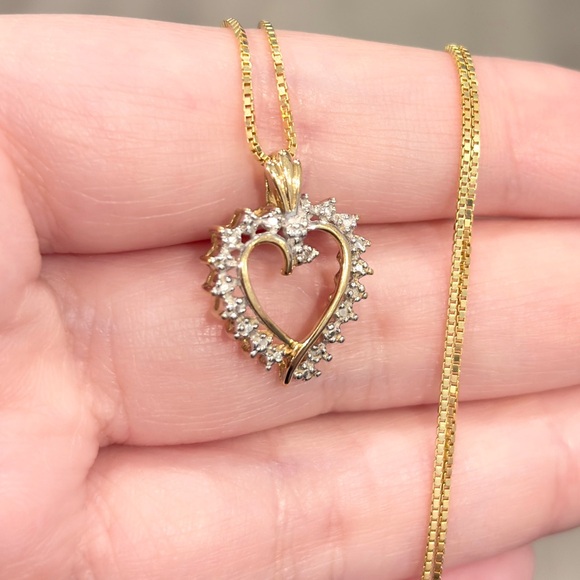 Vintage 10K Gold Open Heart Diamond Pendant: Dainty Feminine Charm - Picture 6 of 12